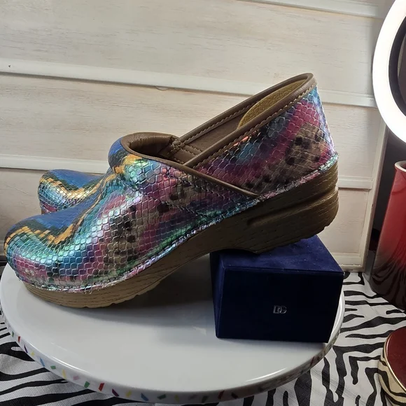 Dansko Women Multicolor Mermaid metallic Clogs - Picture 4 of 12